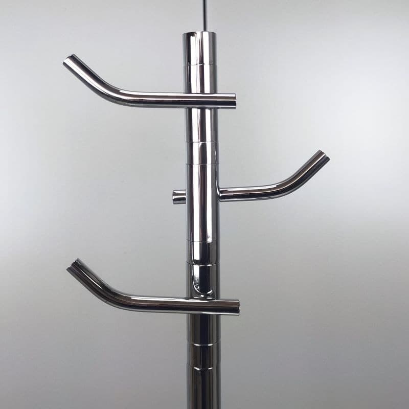 Piantana alta da bagno in ottone cromato porta salviette e appendi abiti orientabili con base rettangolare - piantana bagno in Portasciugamani da terra Bottiglioni - Colle di Val d’Elsa, commercioVirtuoso.it