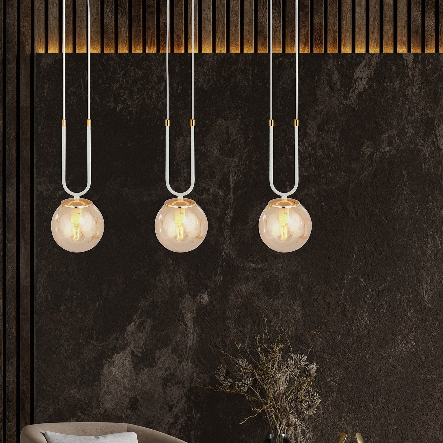Sospensione Contemporanea 3 Luci Glam Acciaio Bianco Oro E Sfera Vetro Ambra in Lampade a sospensione LuceArt - Montecorvino Pugliano, commercioVirtuoso.it