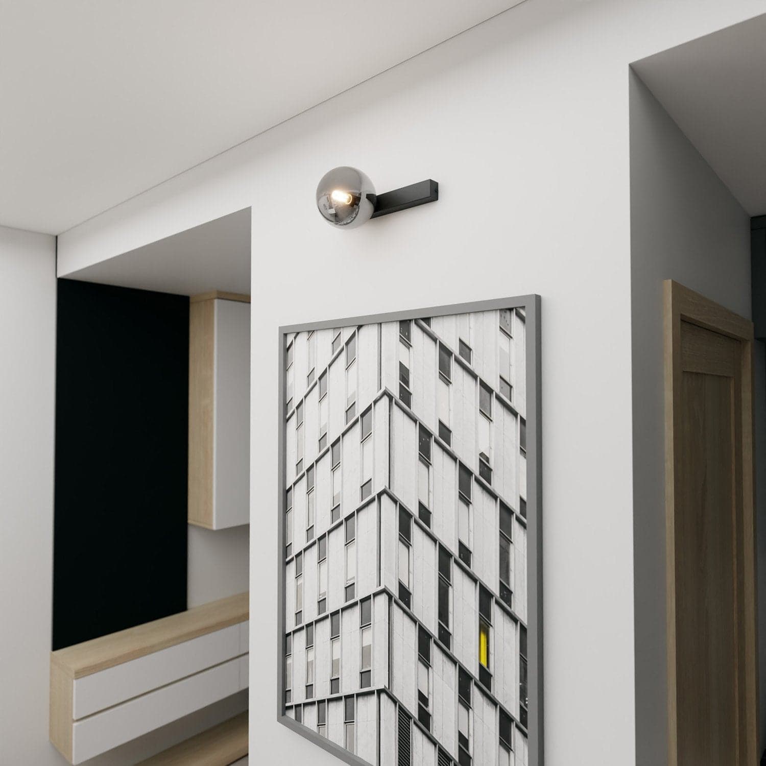 Plafoniera Moderna 1 Luce Fit Barra In Acciaio Nero E Sfera Di Vetro Fumè in Plafoniere LuceArt - Montecorvino Pugliano, commercioVirtuoso.it