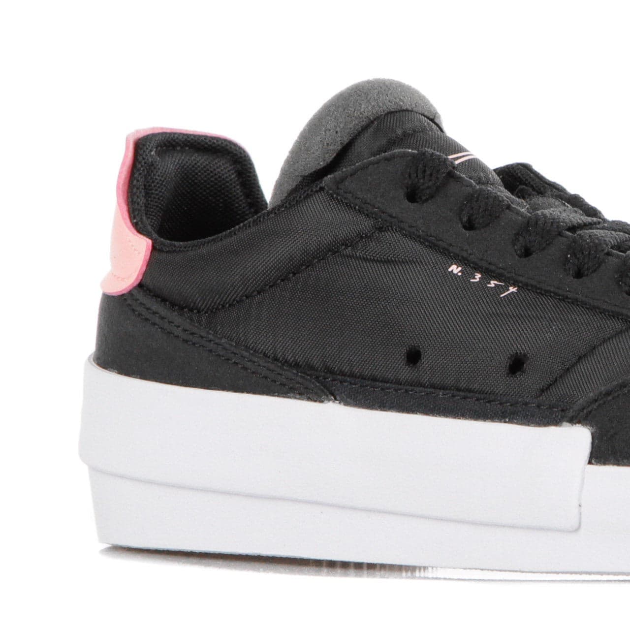 Nike Scarpa Bassa Uomo Drop-type Lx Black/pink Tint/white/zinnia da uomo in Scarpe da corsa su strada Drestige - Casamassima, commercioVirtuoso.it