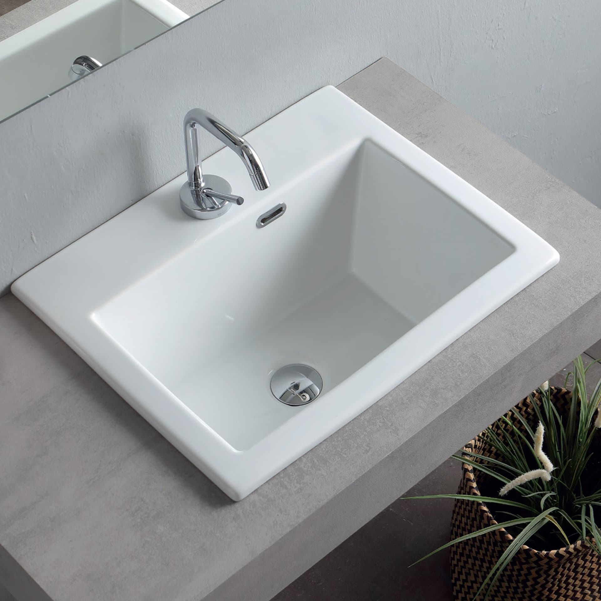 Lavatoio sospeso in ceramica 50X40 sospeso senza strizzatoio tutta vasca in Lavabi Mondialshop - Parabiago, commercioVirtuoso.it