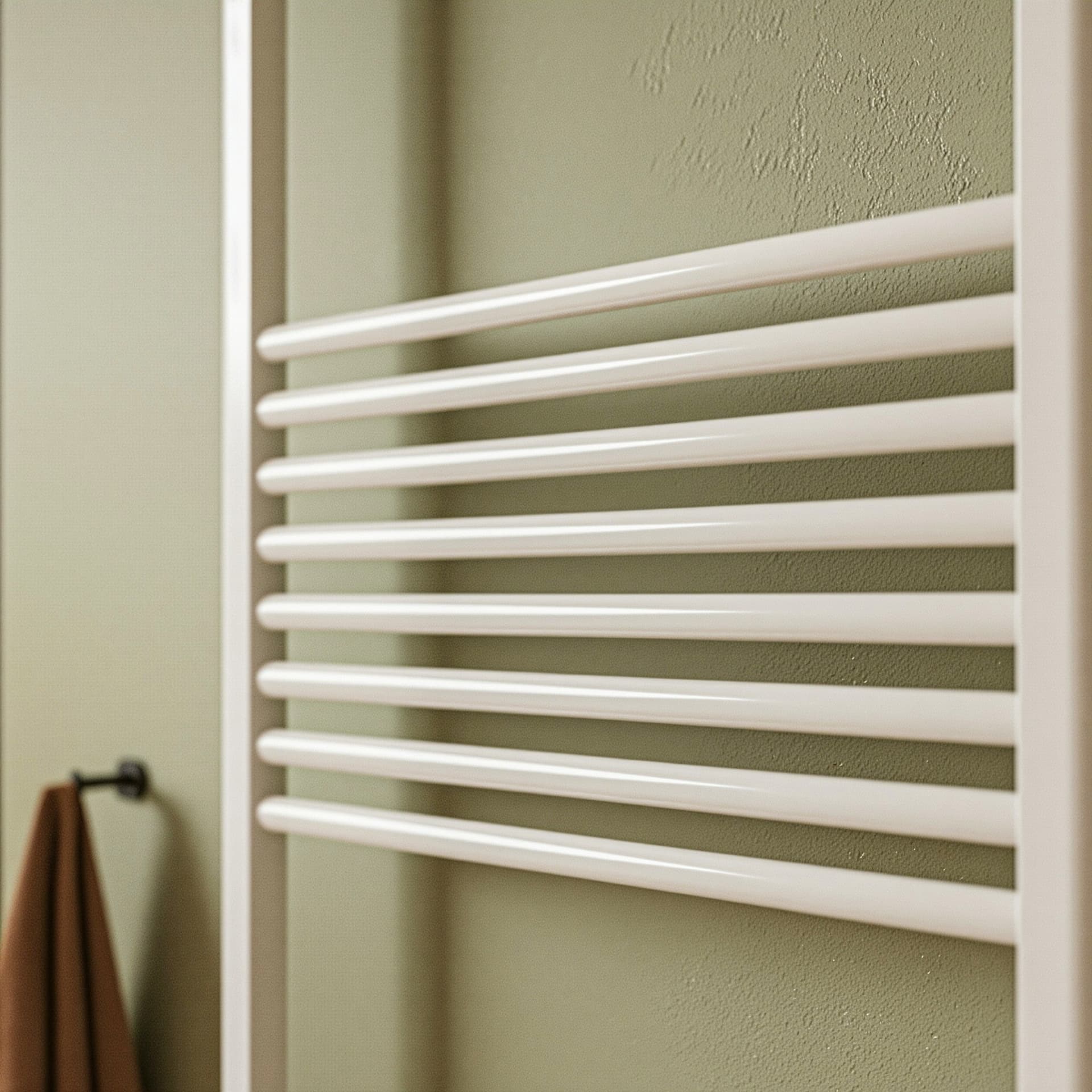 Scaldasalviette termoarredo 180x60 bianco interasse 55 cm IDRAULICO in Scalda asciugamani da parete Mondialshop - Parabiago, commercioVirtuoso.it