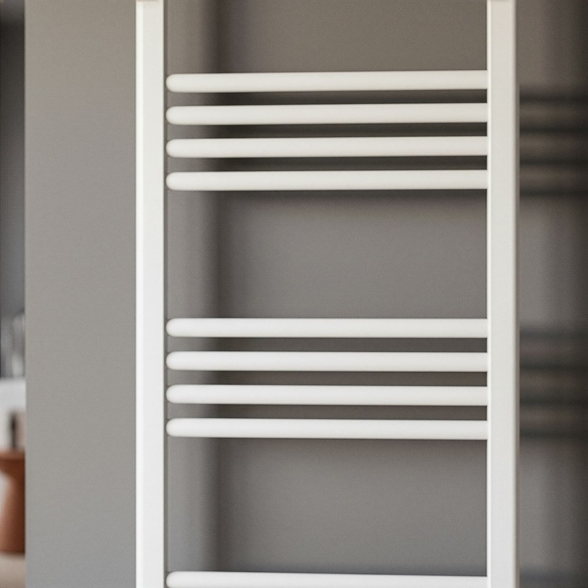 Scaldasalviette termoarredo 120x50 bianco interasse 45 cm IDRAULICO in Scalda asciugamani da parete Mondialshop - Parabiago, commercioVirtuoso.it