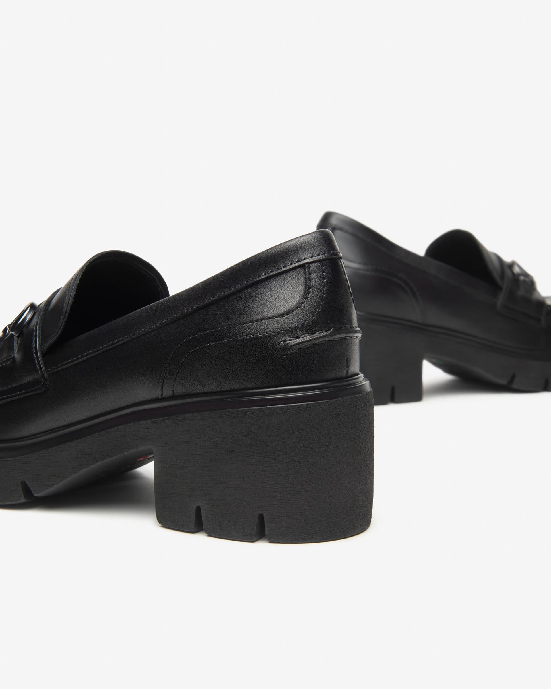 Nero Giardini mocassini donna in pelle nero I513980D100 in Loafer e mocassini Teresi Calzature - Marsala, commercioVirtuoso.it