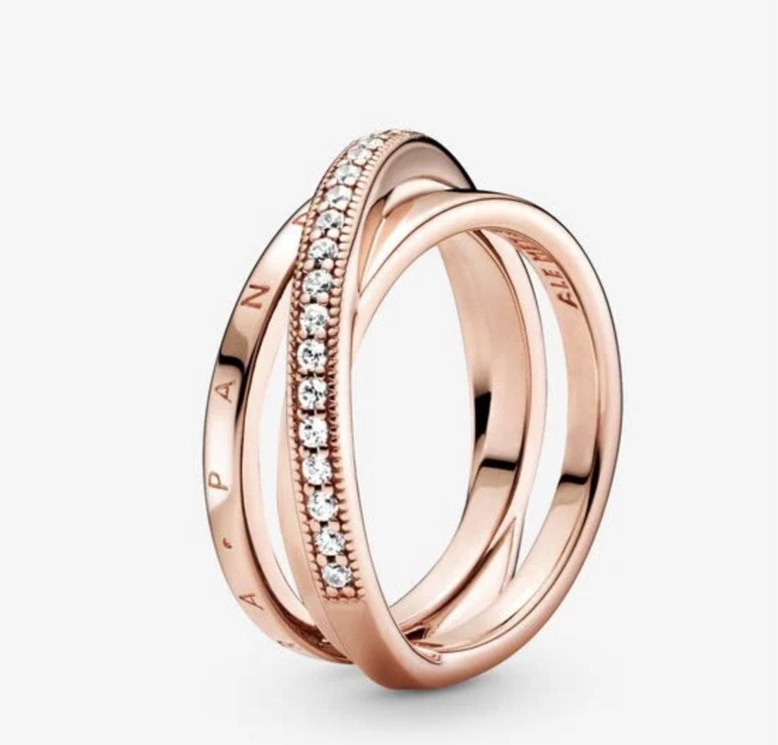 Pandora - Anello con tripla fascia intrecciata e pavé in Anelli Alba Gioielli - Casoria, commercioVirtuoso.it