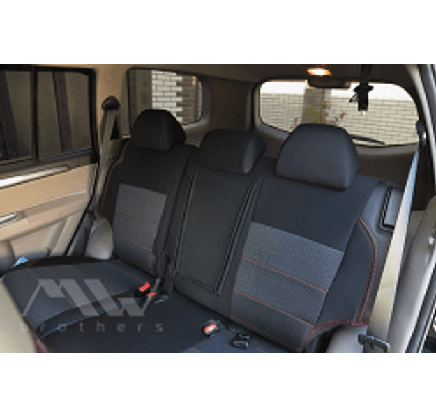 Coprisedili su misura per Mitsubishi Pajero Sport II (2008-2015), Comfort style in Set per interni Autooggetti.it - Roma, commercioVirtuoso.it