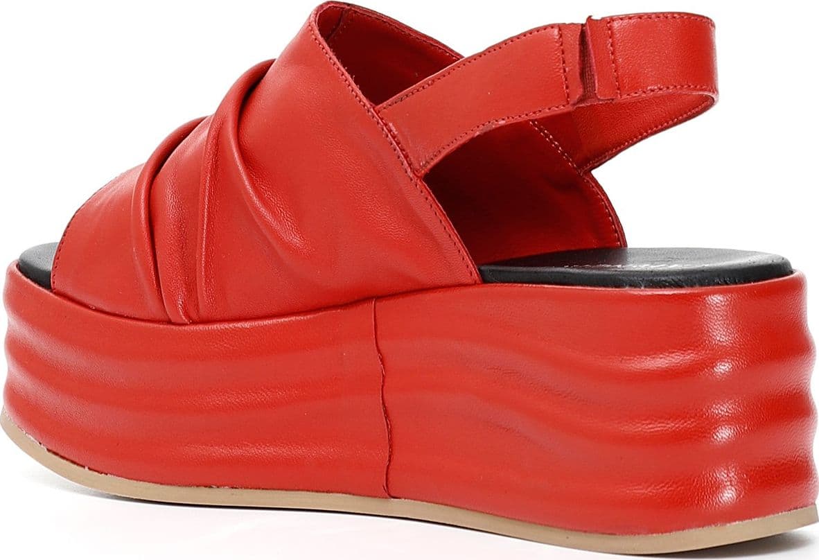 SANDALO SU ZEPPA CON GRINZE IN NAPPA in Sandali moda 3A Moda Mare Sport - Bellaria Igea Marina, commercioVirtuoso.it