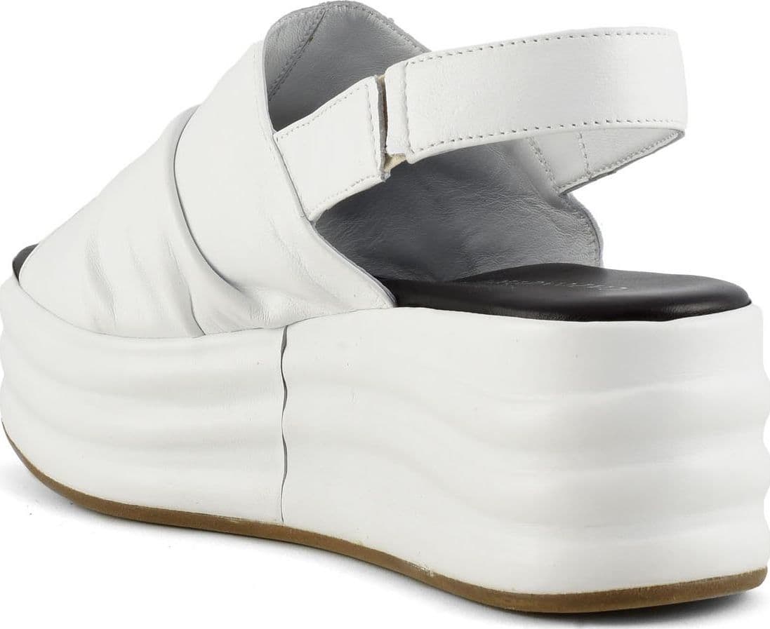 SANDALO SU ZEPPA CON GRINZE IN NAPPA in Sandali moda 3A Moda Mare Sport - Bellaria Igea Marina, commercioVirtuoso.it