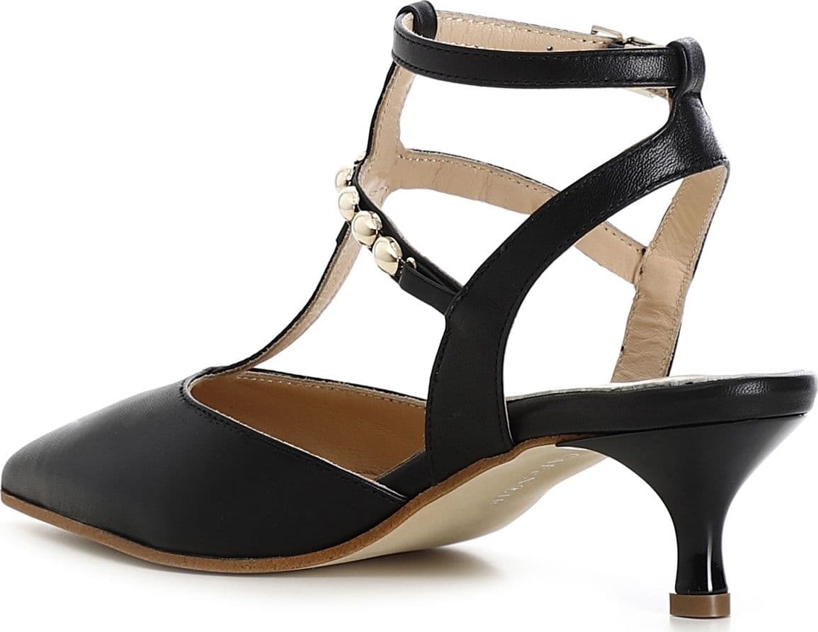 SCARPE IN PELLE CON LACCIO ALLA CAVIGLIA E ACCESSORIO in Scarpe da corsa su strada 3A Moda Mare Sport - Bellaria Igea Marina, commercioVirtuoso.it