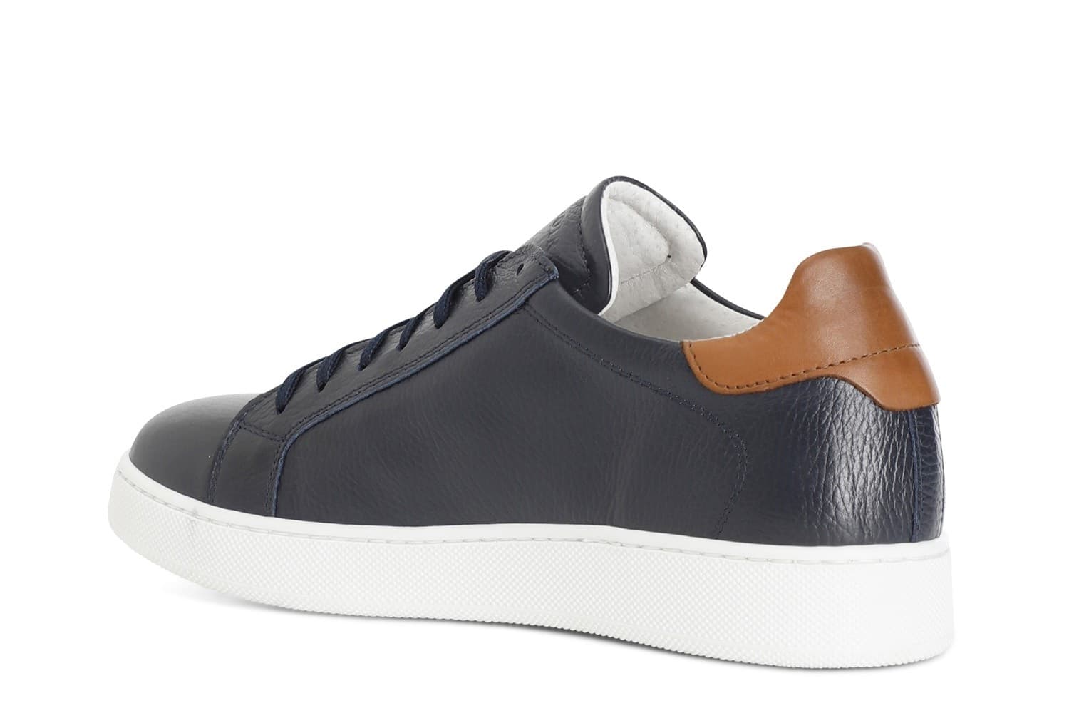 SNEAKERS IN PELLE in Sneaker casual 3A Moda Mare Sport - Bellaria Igea Marina, commercioVirtuoso.it