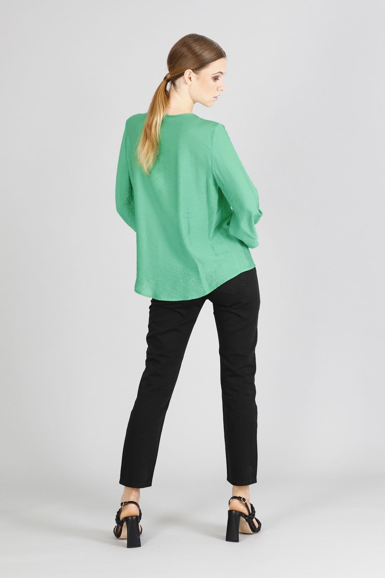 BLUSA MANICHE LUNGHE in Bluse e camicie 3A Moda Mare Sport - Bellaria Igea Marina, commercioVirtuoso.it