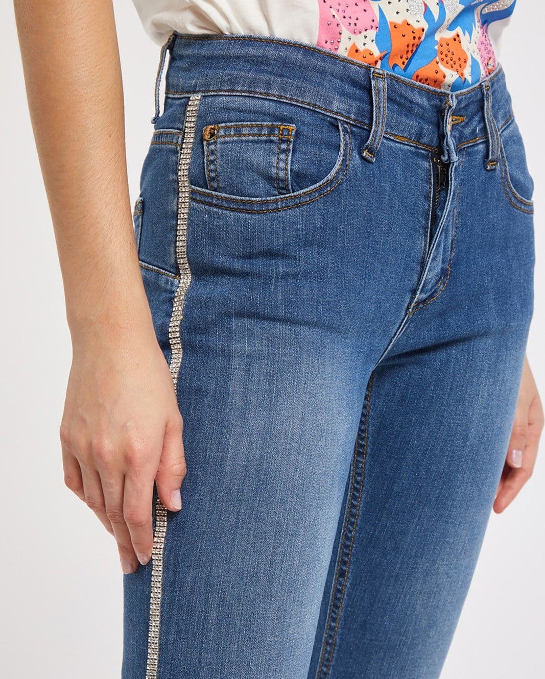 PANTALONE CROPPED FLARE CON STRAS in Pantaloni sportivi 3A Moda Mare Sport - Bellaria Igea Marina, commercioVirtuoso.it