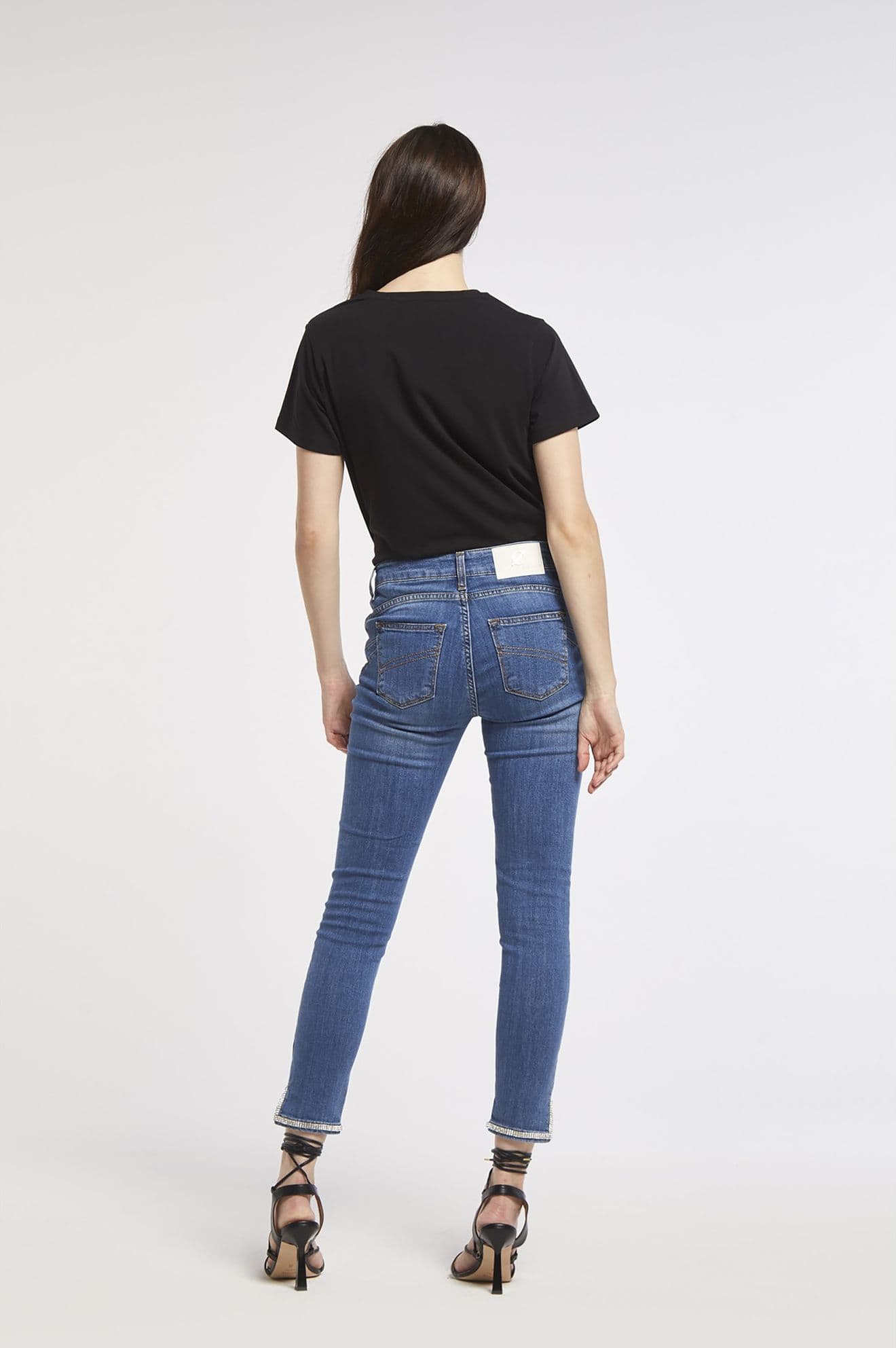 PANTALONE SKINNY CON STRAS AL FONDO in Pantaloni 3A Moda Mare Sport - Bellaria Igea Marina, commercioVirtuoso.it