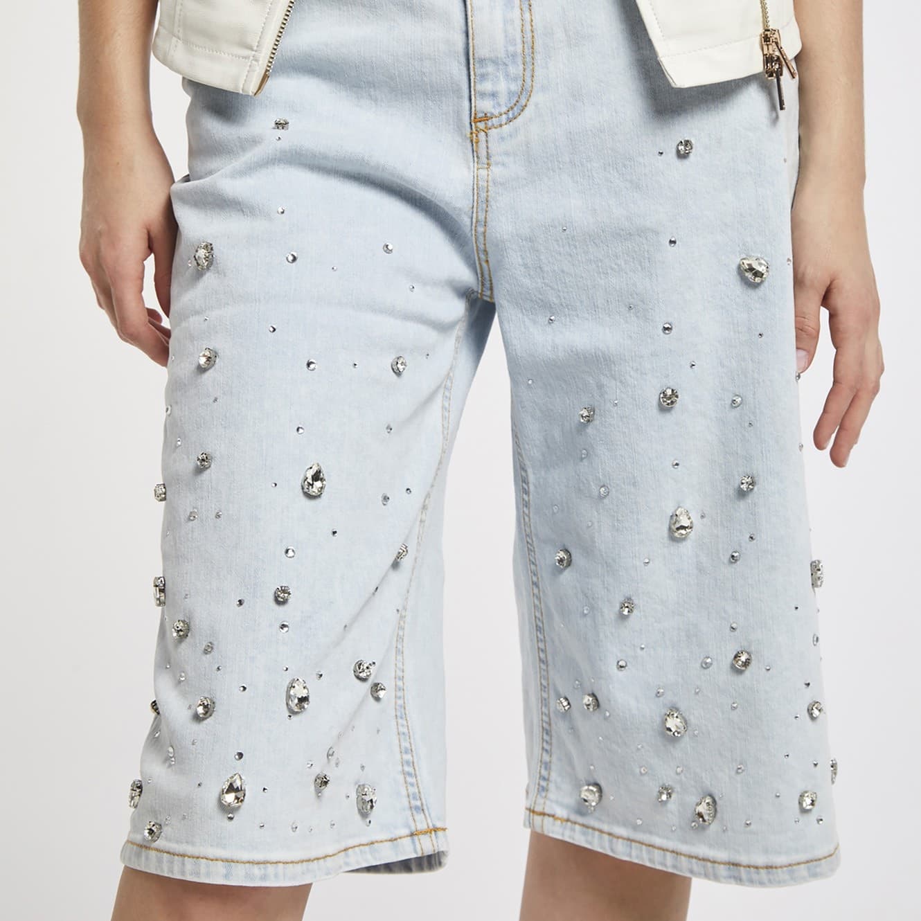 BERMUDA CON STRAS in Pantaloncini 3A Moda Mare Sport - Bellaria Igea Marina, commercioVirtuoso.it