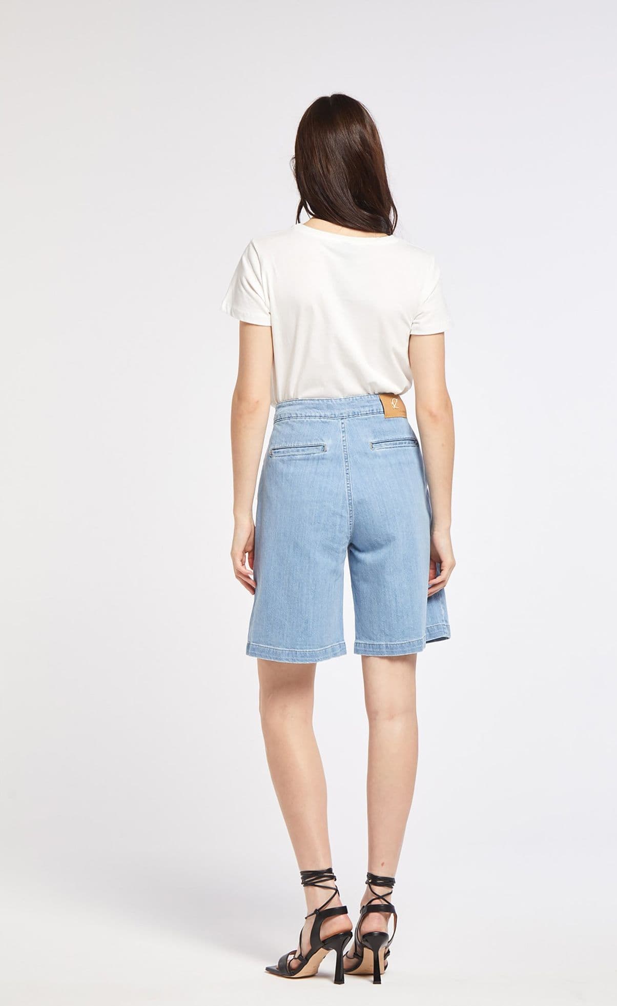 SHORT MORBIDO CON PINCES in Pantaloncini 3A Moda Mare Sport - Bellaria Igea Marina, commercioVirtuoso.it