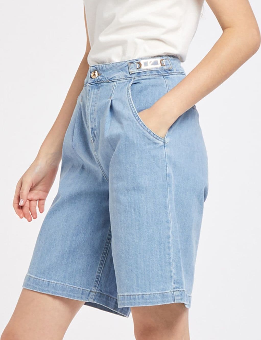 SHORT MORBIDO CON PINCES in Pantaloncini 3A Moda Mare Sport - Bellaria Igea Marina, commercioVirtuoso.it