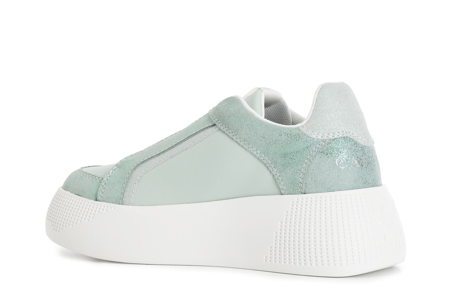 SLIPON IN PELLE SCAMOSCIATA LAMINATA CON RIPORTI GLITTER in Loafer e mocassini 3A Moda Mare Sport - Bellaria Igea Marina, commercioVirtuoso.it