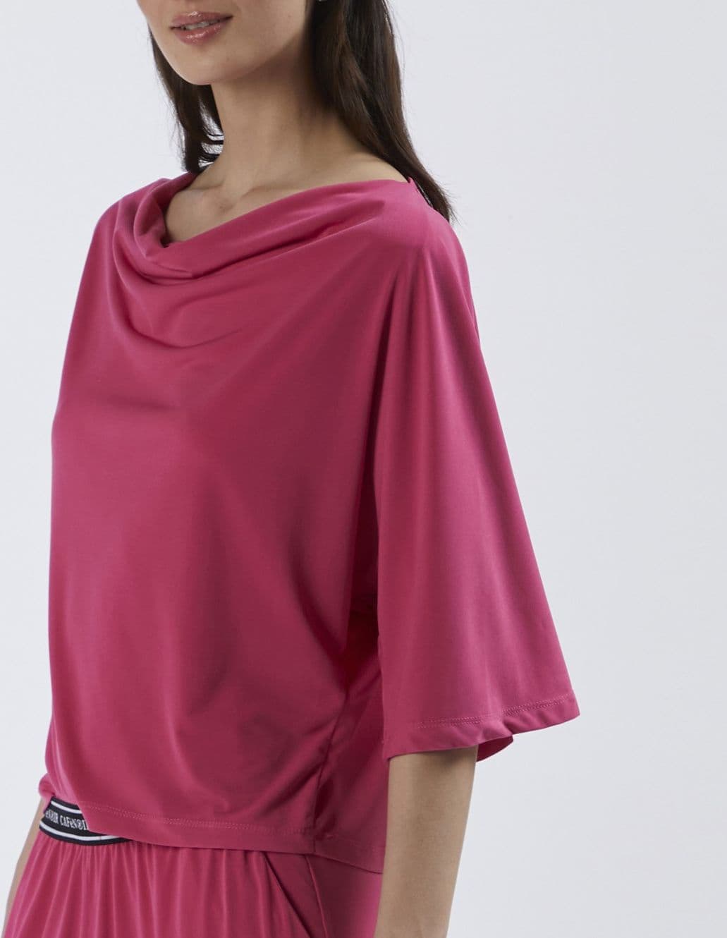 BLUSA CON SCOLLO A GOCCIA in Bluse e camicie 3A Moda Mare Sport - Bellaria Igea Marina, commercioVirtuoso.it