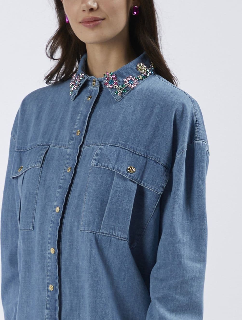 CAMICIA IN TELA DENIM CON COLLETTO RICAMATO in Camicie casual 3A Moda Mare Sport - Bellaria Igea Marina, commercioVirtuoso.it