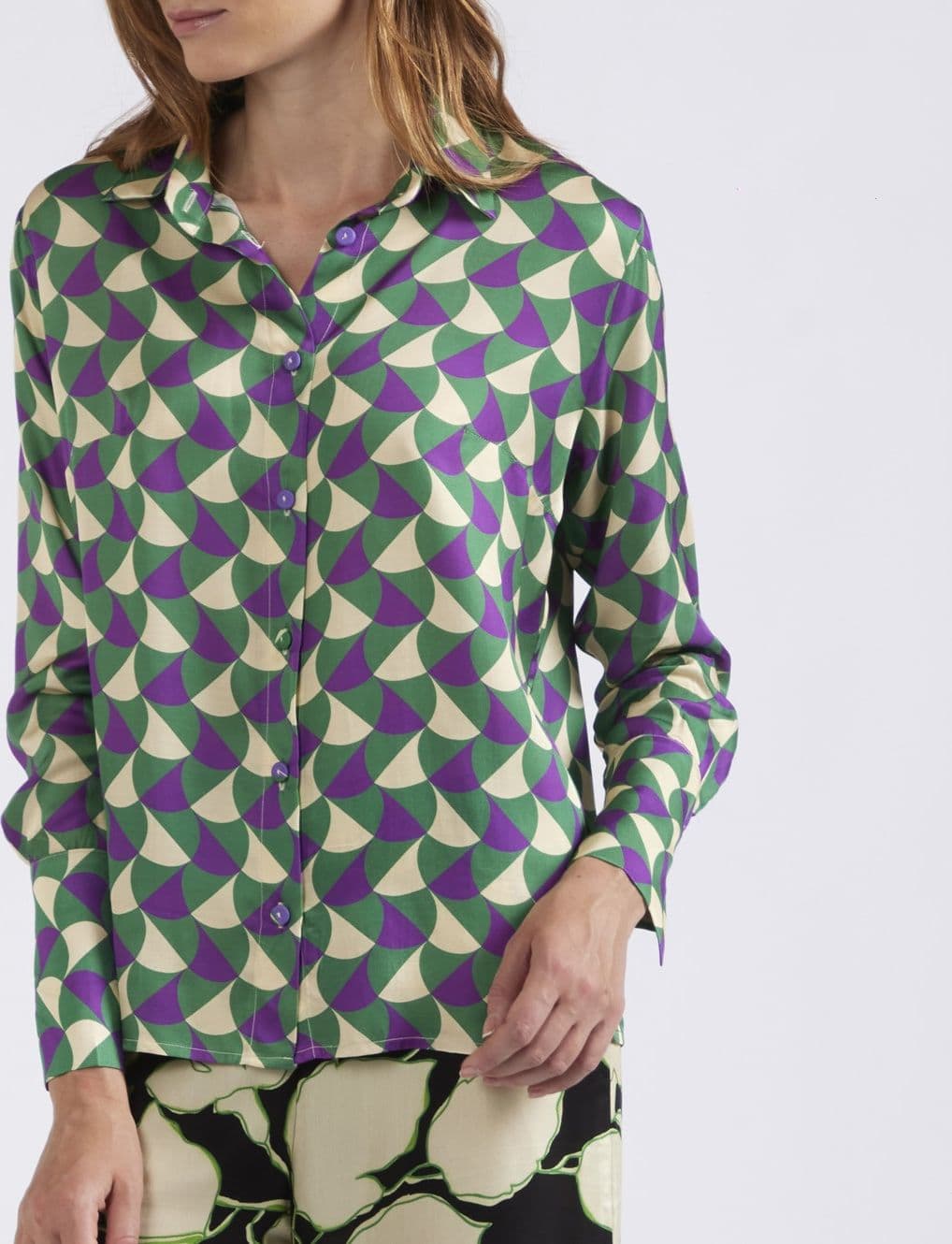 CAMICIA IN SATIN DI VISCOSA STAMPATA in Bluse e camicie 3A Moda Mare Sport - Bellaria Igea Marina, commercioVirtuoso.it