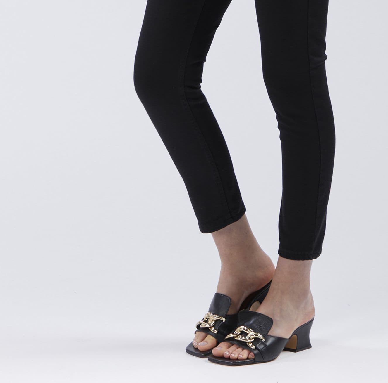 PANTALONE SKINNY IN BULL DENIM in Jeans 3A Moda Mare Sport - Bellaria Igea Marina, commercioVirtuoso.it