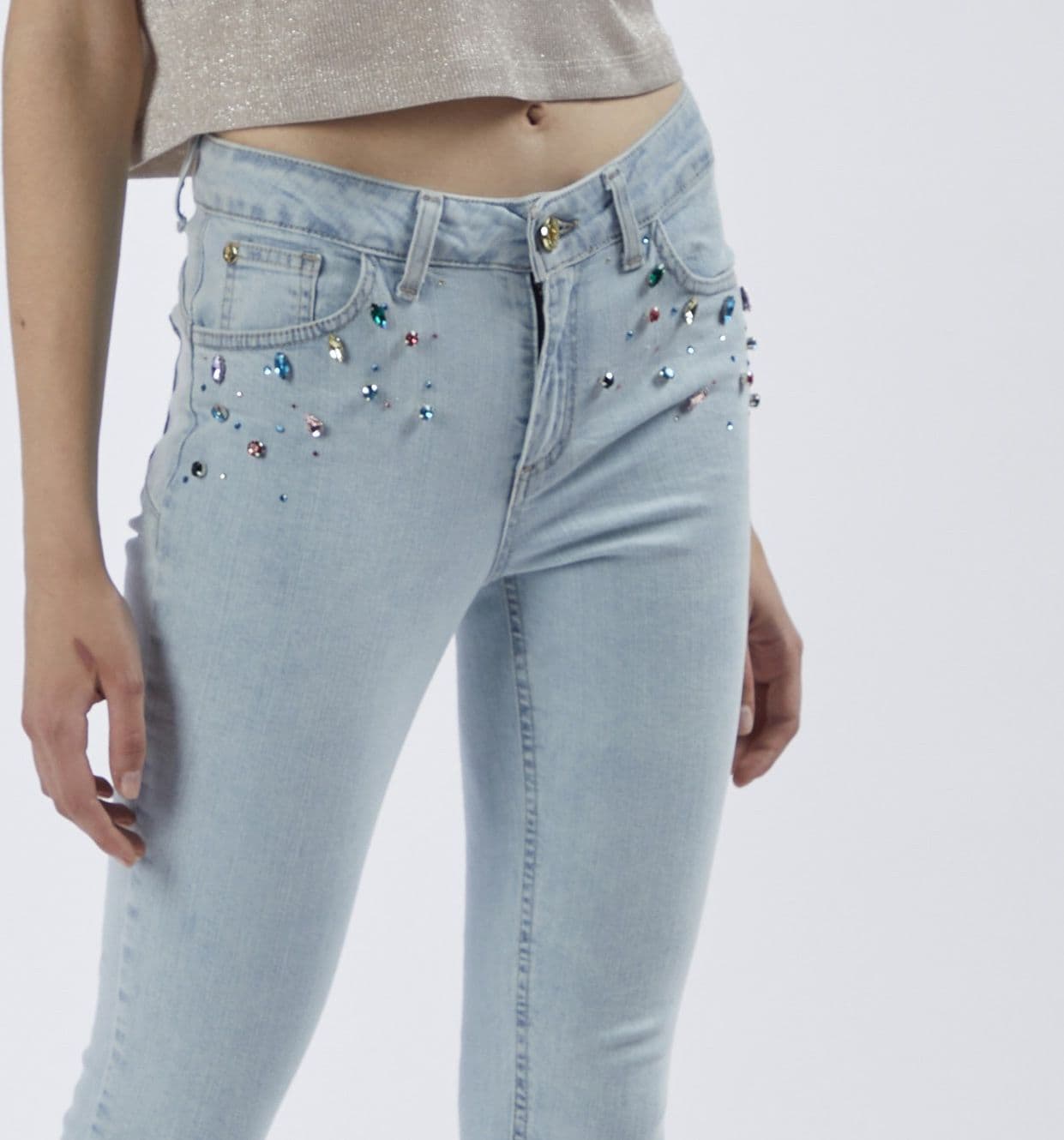 PANTALONE JEANS SKINNY CON CASTONI MULTICOLOR in  3A Moda Mare Sport - Bellaria Igea Marina, commercioVirtuoso.it