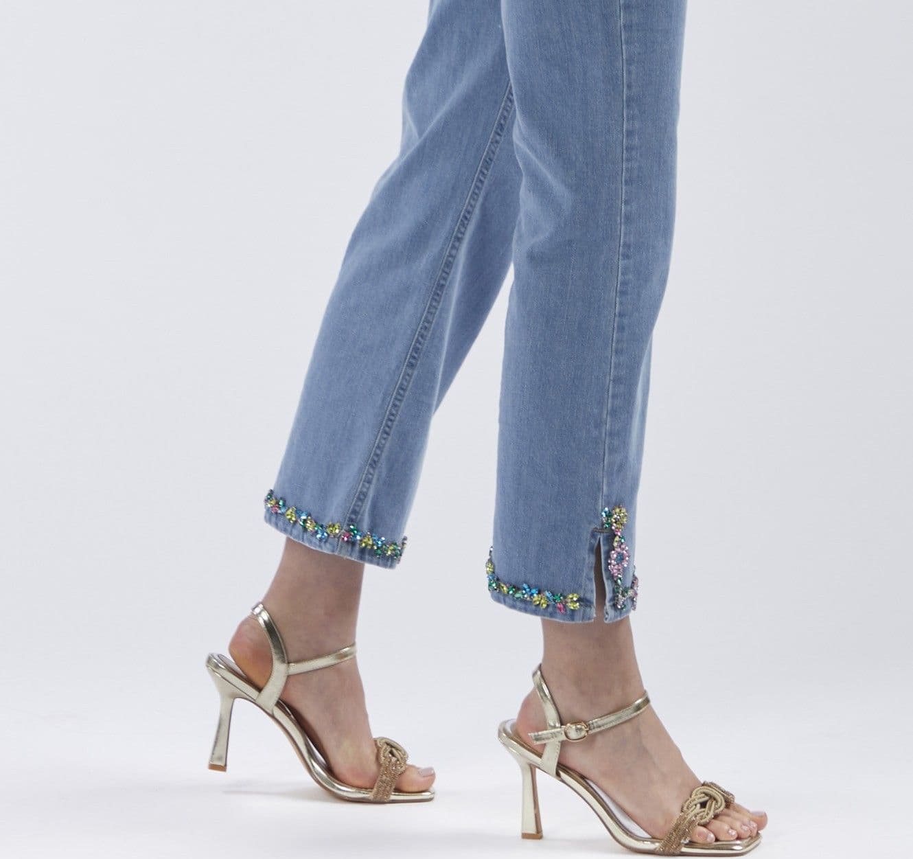 PANTALONE BOOT CUT CON RICAMO AL FONDO in Leggings 3A Moda Mare Sport - Bellaria Igea Marina, commercioVirtuoso.it