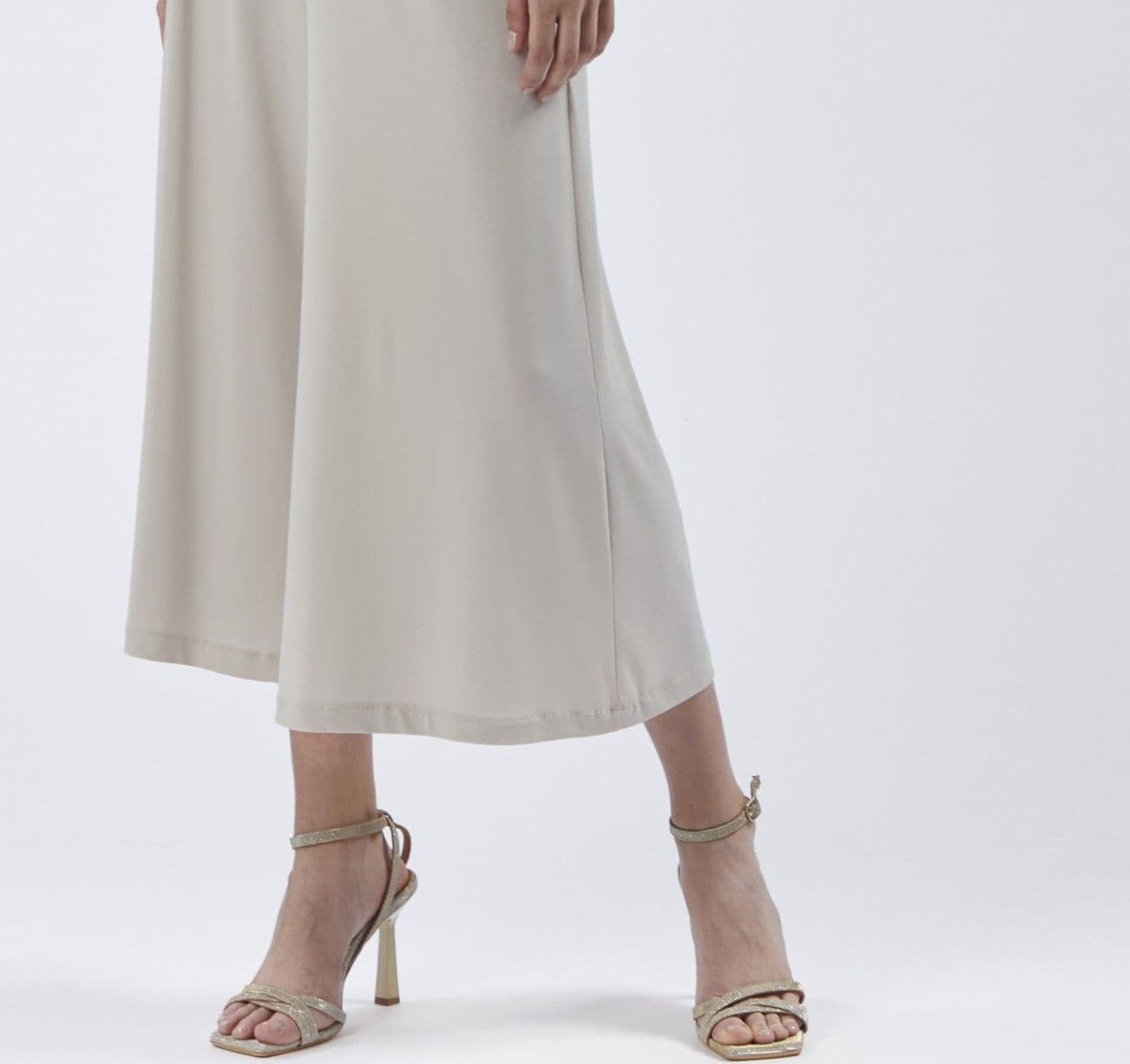 PANTALONE CULOTTE CON ELASTICO in Pantaloni 3A Moda Mare Sport - Bellaria Igea Marina, commercioVirtuoso.it