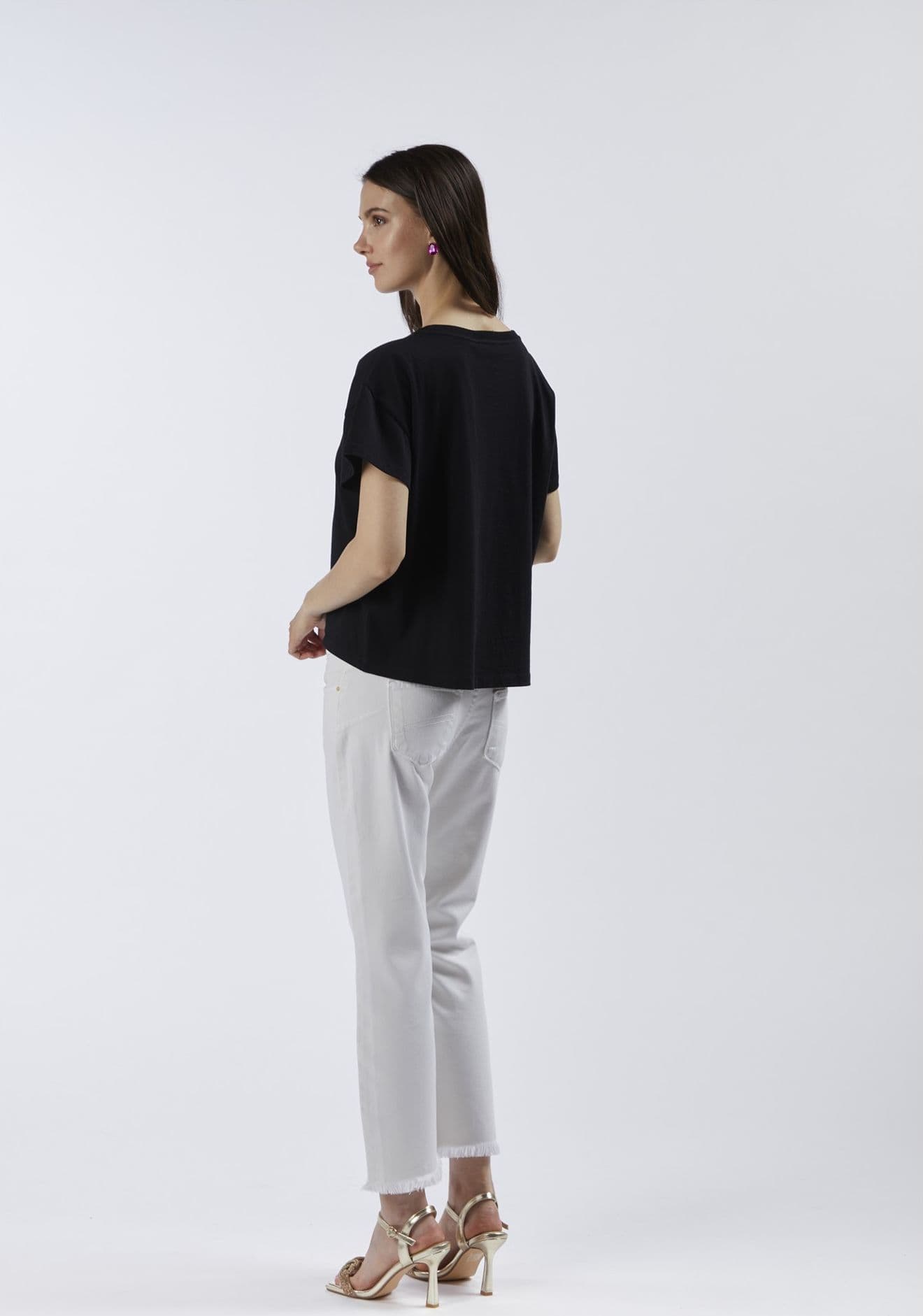 T SHIRT CROPPED A MANICHE CORTE BE A FLOWER in T-shirt 3A Moda Mare Sport - Bellaria Igea Marina, commercioVirtuoso.it