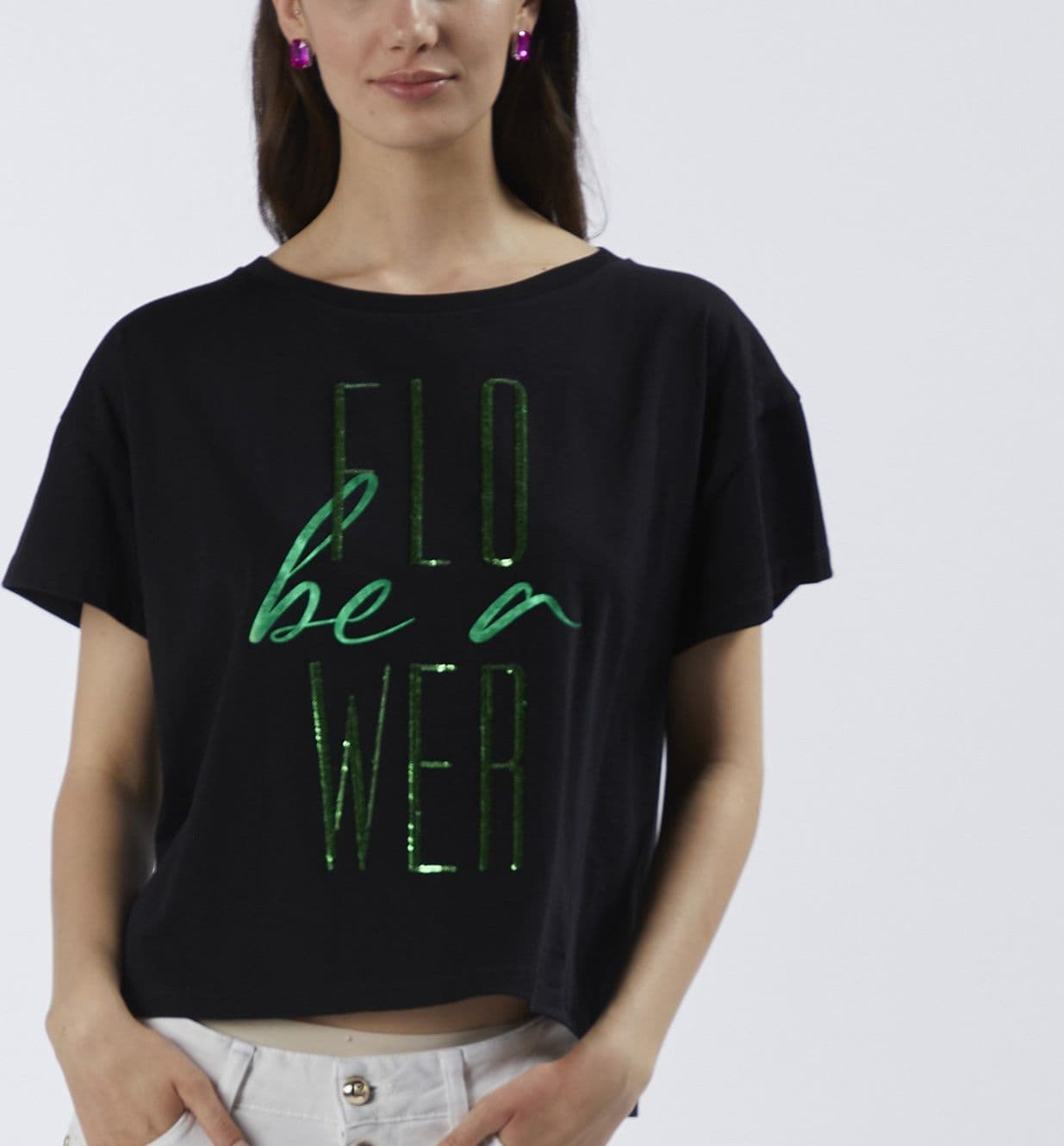 T SHIRT CROPPED A MANICHE CORTE BE A FLOWER in T-shirt 3A Moda Mare Sport - Bellaria Igea Marina, commercioVirtuoso.it