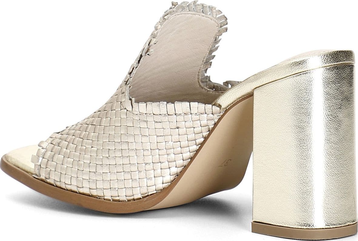 SABOT IN PELLE CON INTRECCIO in Zoccoli e sabot 3A Moda Mare Sport - Bellaria Igea Marina, commercioVirtuoso.it