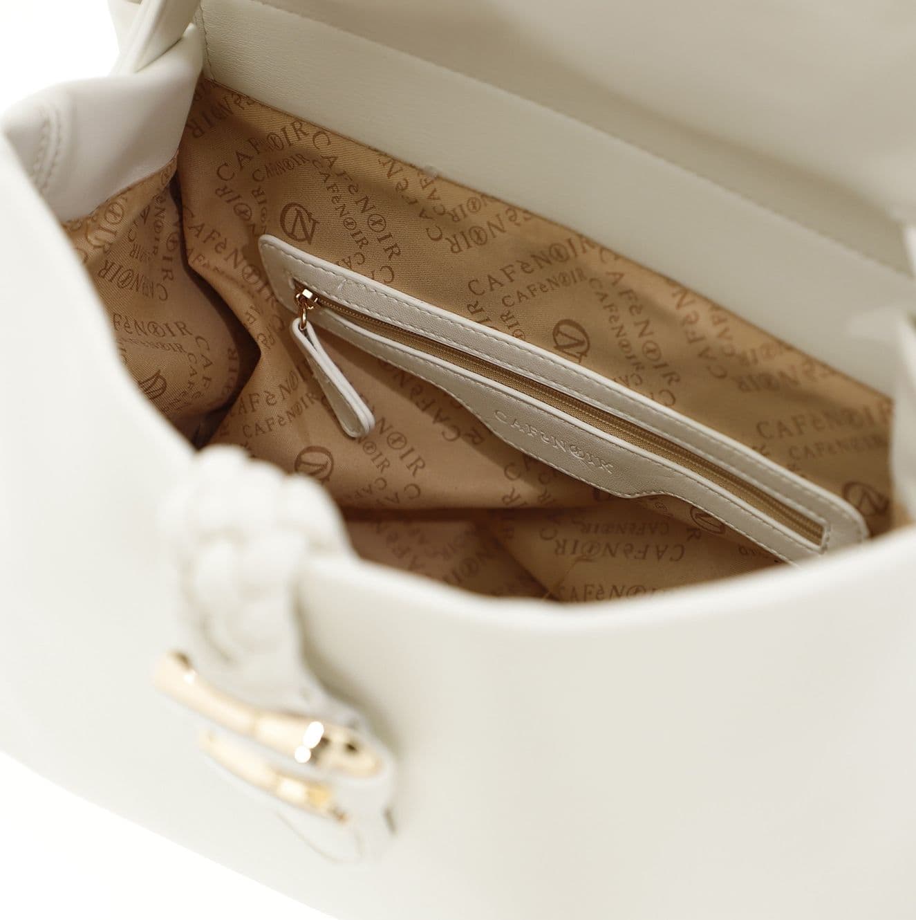 BORSA A MANO CON PATTINA,MANICO E PASSANTE A TRECCIA CON ACCESSORIO IN METALLO in Borse a spalla 3A Moda Mare Sport - Bellaria Igea Marina, commercioVirtuoso.it