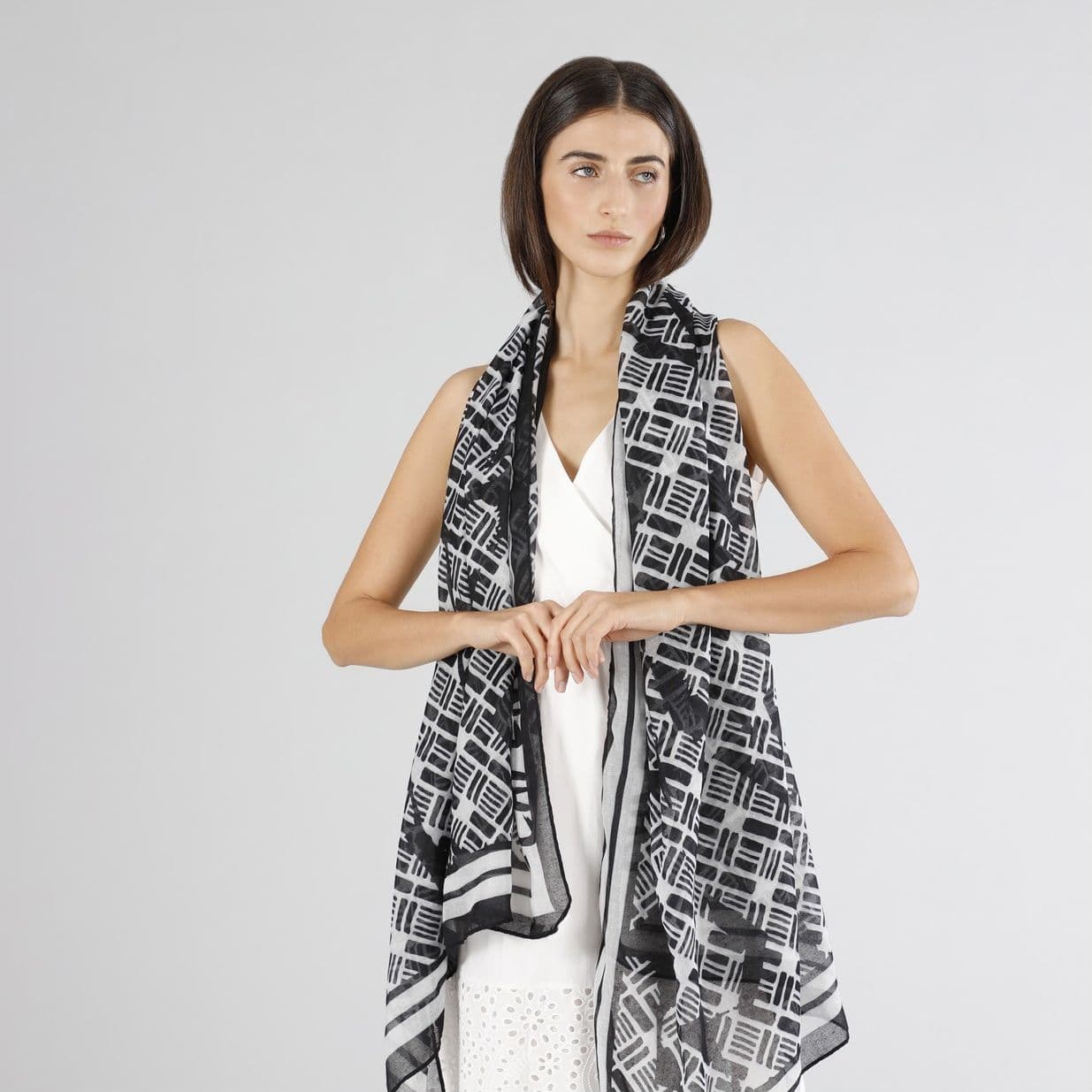 FOULARD STAMPA GEOMETRICA in Sciarpe 3A Moda Mare Sport - Bellaria Igea Marina, commercioVirtuoso.it