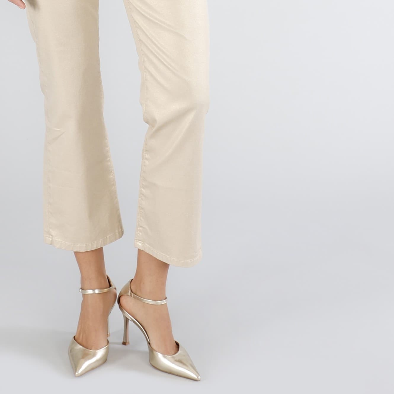 PANTALONE CROPPED TESSUTO LAMINATO in Pantaloni 3A Moda Mare Sport - Bellaria Igea Marina, commercioVirtuoso.it