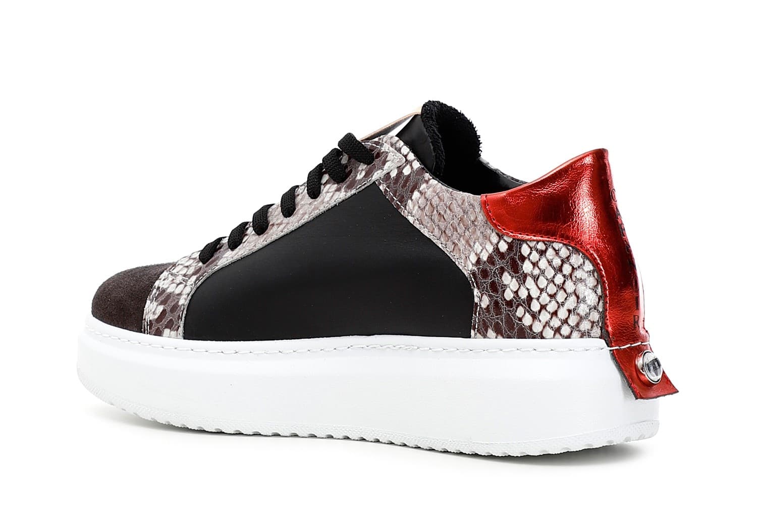 SNEAKERS IN PELLE CON STELLA LOGATA in Sneaker casual 3A Moda Mare Sport - Bellaria Igea Marina, commercioVirtuoso.it
