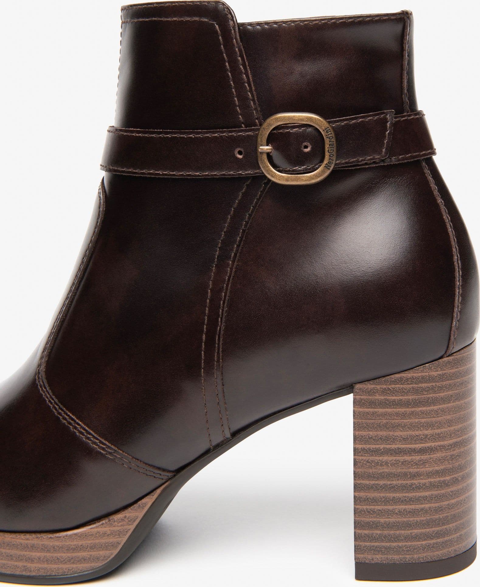 Nero Giardini tronchetti donna in pelle t.moro I513821D300 in Stivali Teresi Calzature - Marsala, commercioVirtuoso.it