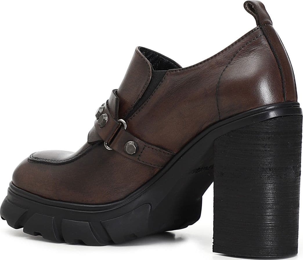 MOCASSINO TACCO ALTO IN PELLE CON PASSANTE E BORCHIE in Loafer e mocassini 3A Moda Mare Sport - Bellaria Igea Marina, commercioVirtuoso.it