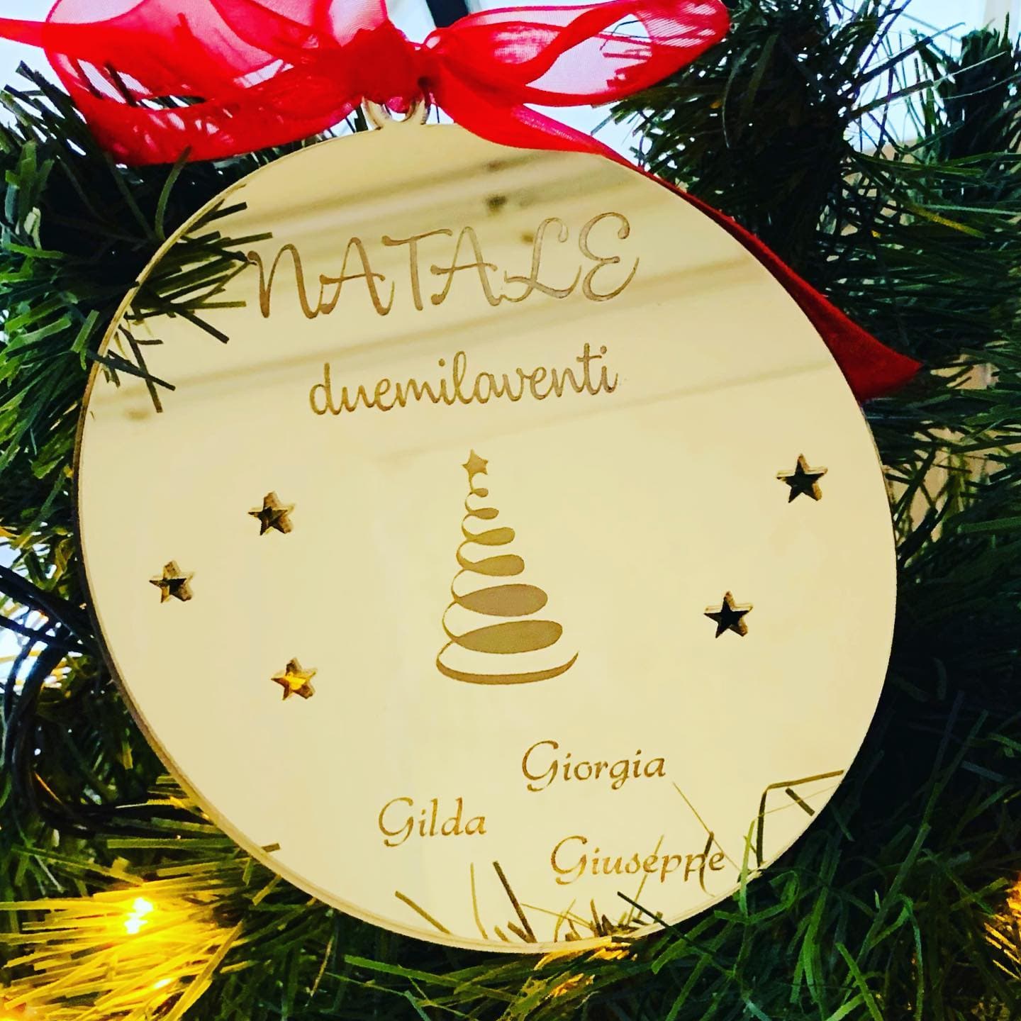 Pallina per albero di natale in plexiglass personalizzabile con nome o logo da Ø 10 cm in Palle e palline MagiediNatale.it - Altamura, commercioVirtuoso.it