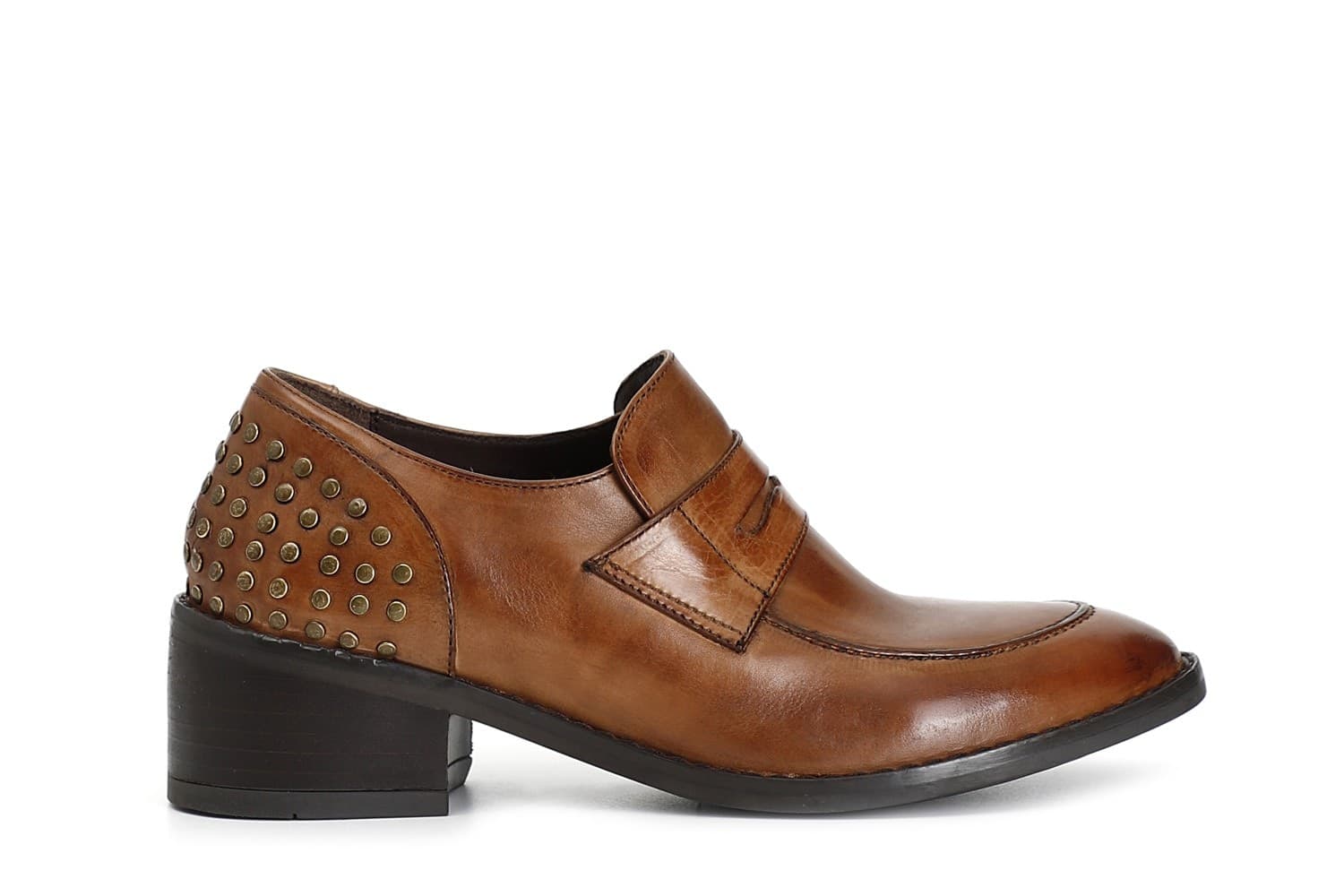MOCASSINO IN PELLE CON BORCHIE