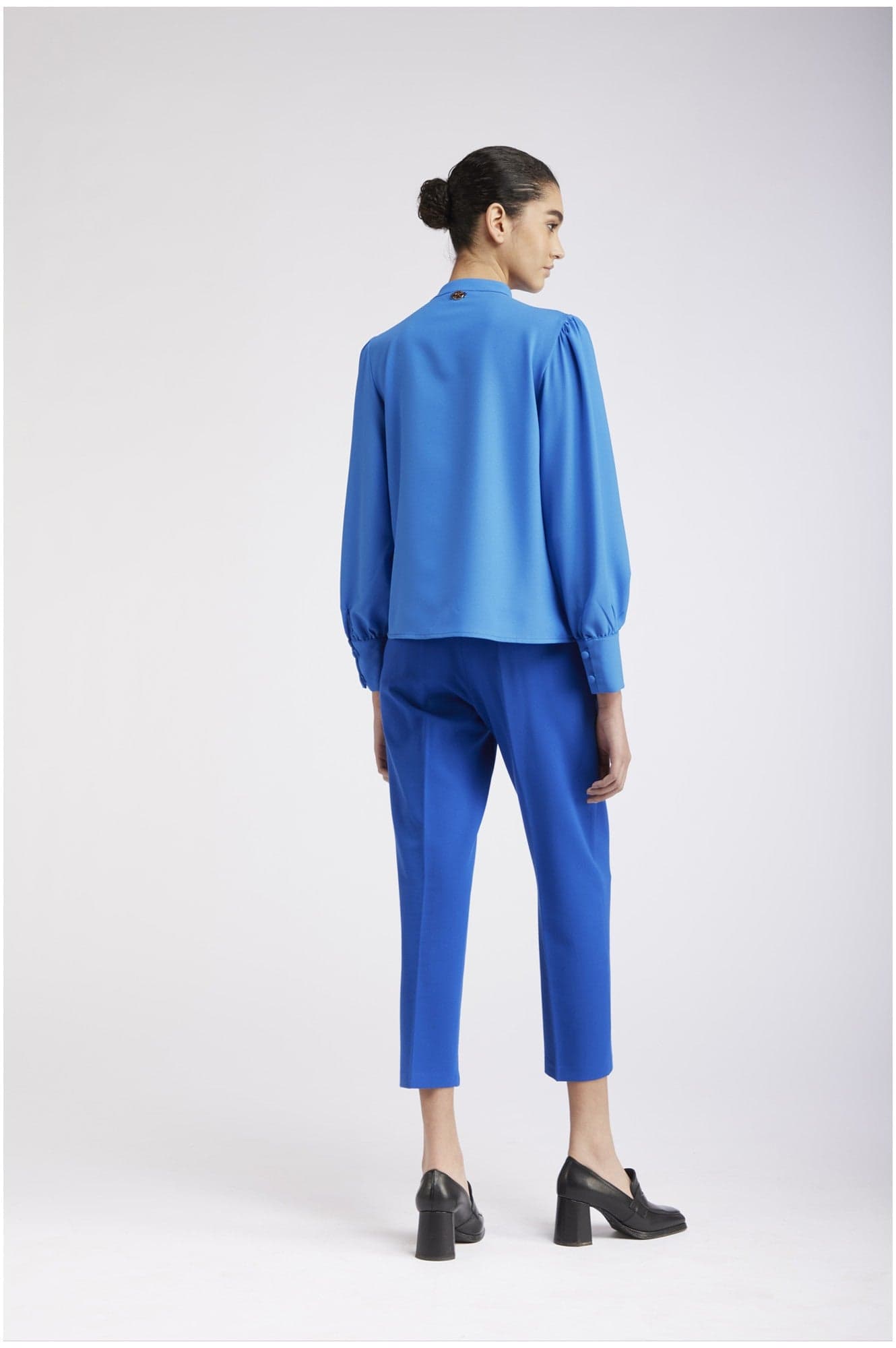 BLUSA CON RUCHES LATERALE IN GEORGETTE in Bluse e camicie 3A Moda Mare Sport - Bellaria Igea Marina, commercioVirtuoso.it