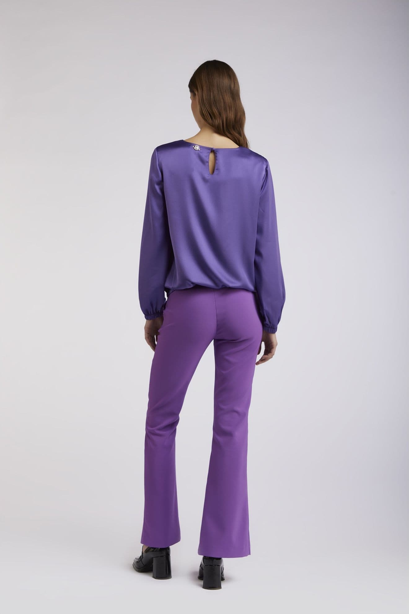 BLUSA IN RASO SCOLLATURA A BARCA in Canotte e top 3A Moda Mare Sport - Bellaria Igea Marina, commercioVirtuoso.it
