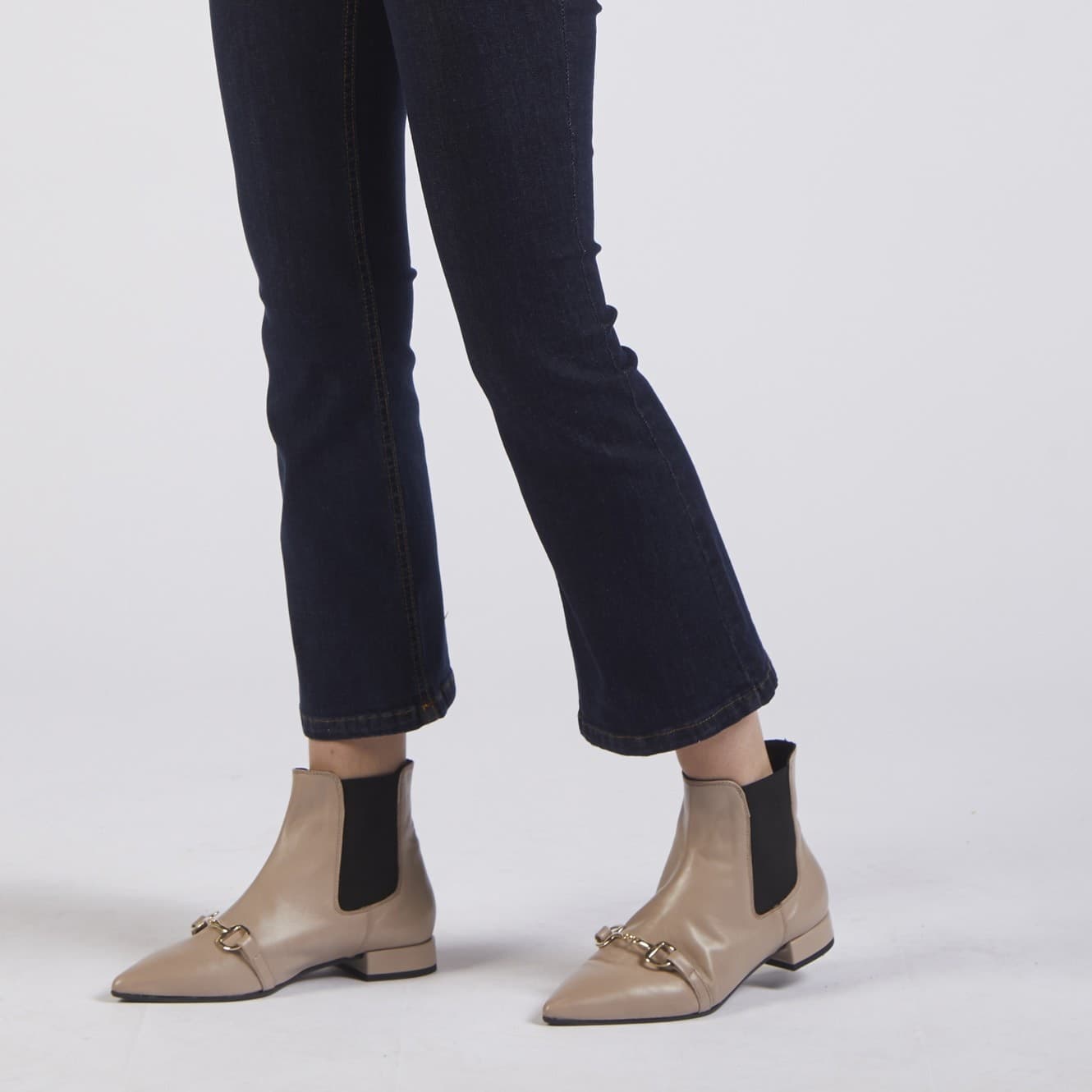 DENIM CROPPED FLARE CON TASCHE A TOPPA in Jeans 3A Moda Mare Sport - Bellaria Igea Marina, commercioVirtuoso.it