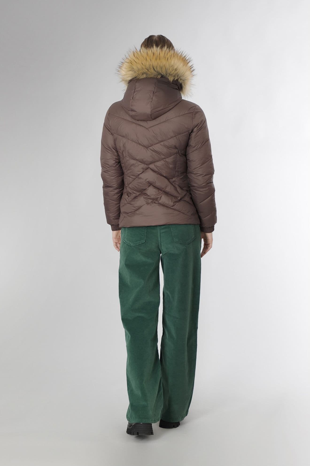 PIUMINO AVVITATO CON BORDO AL CAPPUCCIO in Giacche 3A Moda Mare Sport - Bellaria Igea Marina, commercioVirtuoso.it