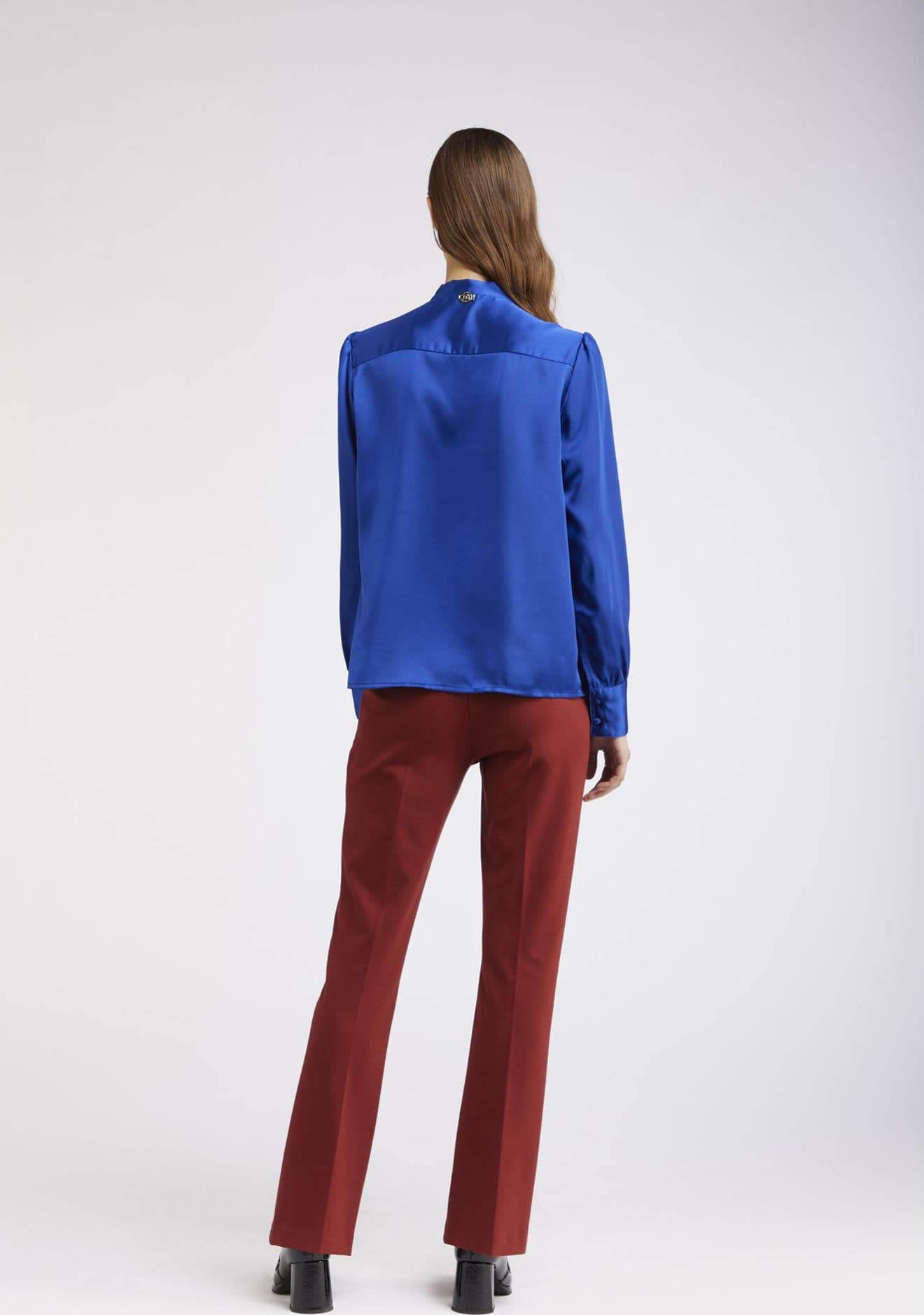PANTALONE A ZAMPA TESSUTO ELASTICIZZATO in Pantaloni 3A Moda Mare Sport - Bellaria Igea Marina, commercioVirtuoso.it
