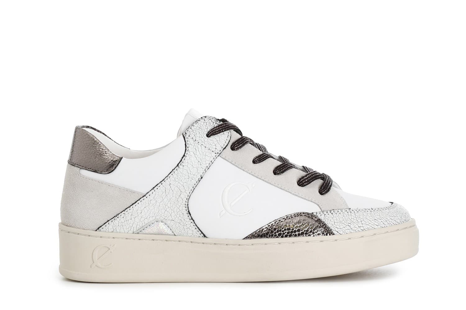SNEAKERS LACCI VASCHETTA IN PELLE in Lacci per scarpe 3A Moda Mare Sport - Bellaria Igea Marina, commercioVirtuoso.it