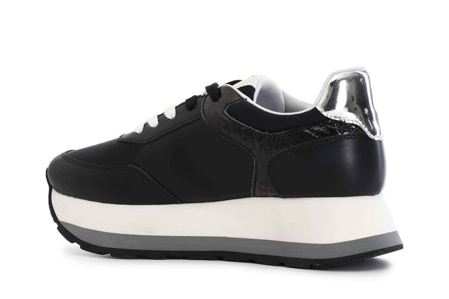 RUNNING CON RIPORTI LAMINATI in Scarpe 3A Moda Mare Sport - Bellaria Igea Marina, commercioVirtuoso.it