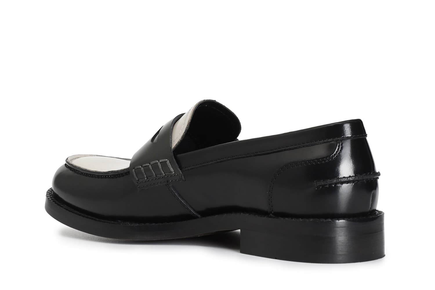 MOCASSINO IN PELLE ABRASIVATA IN TRE COLORI CON ACCESSORIO in Loafer e mocassini 3A Moda Mare Sport - Bellaria Igea Marina, commercioVirtuoso.it