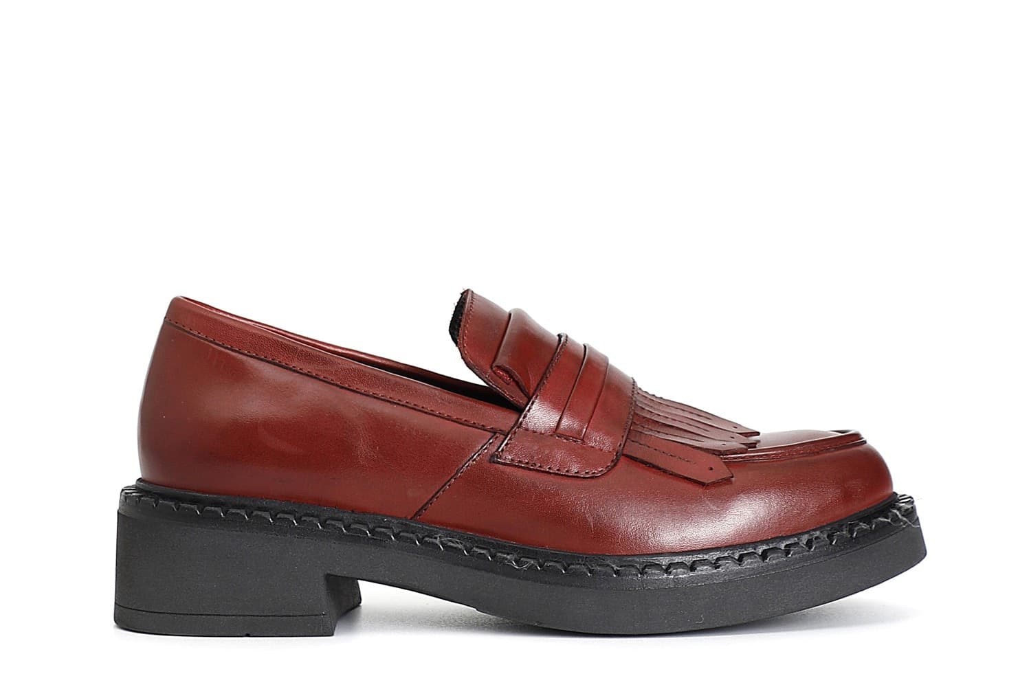 MOCASSINO IN PELLE CON FRANGIA in Loafer e mocassini 3A Moda Mare Sport - Bellaria Igea Marina, commercioVirtuoso.it