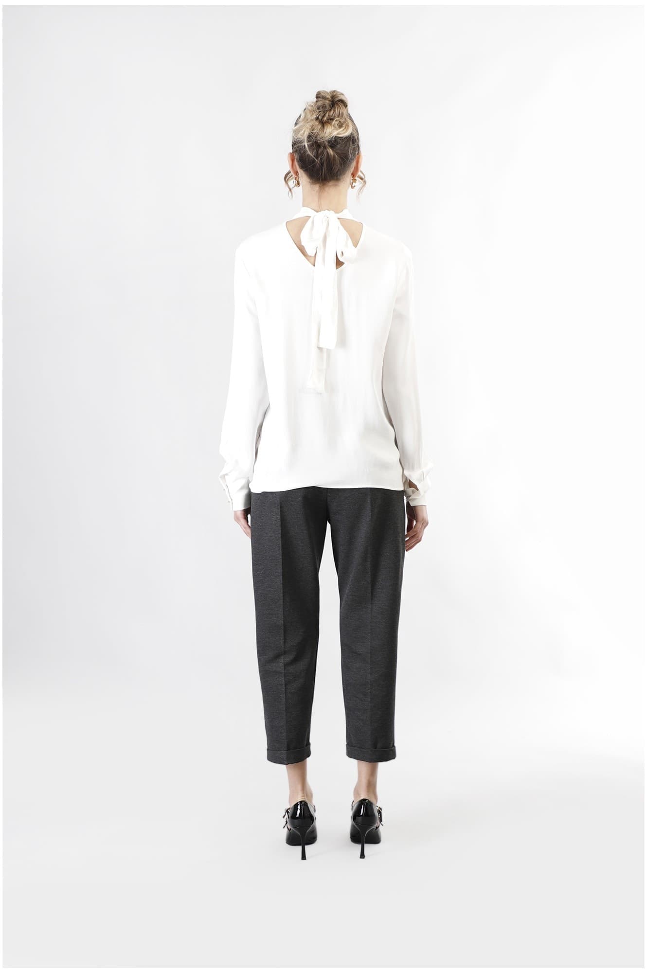 CAMICIA CON PIEGHE DAVANTI E FUSCIACCA AL COLLO in Bluse e camicie 3A Moda Mare Sport - Bellaria Igea Marina, commercioVirtuoso.it