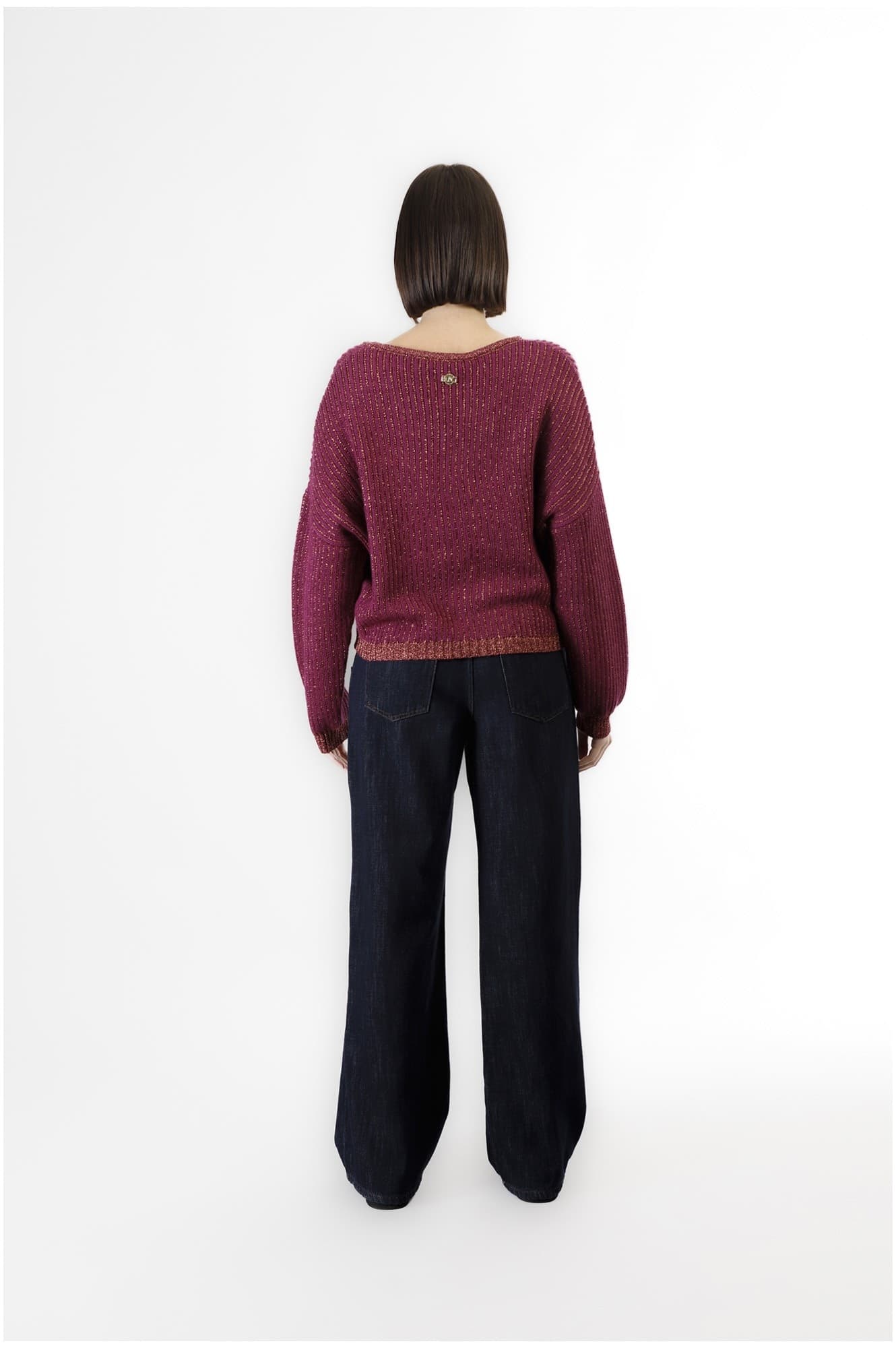 MAGLIONE CON LUREX CON SCOLLATURA A V in Maglioni 3A Moda Mare Sport - Bellaria Igea Marina, commercioVirtuoso.it